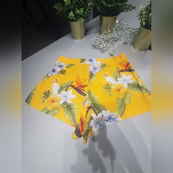 NWOT FOREVER21 Très beau bermuda neuf jaune vif avec motifs tropicaux - Picture 5 of 6